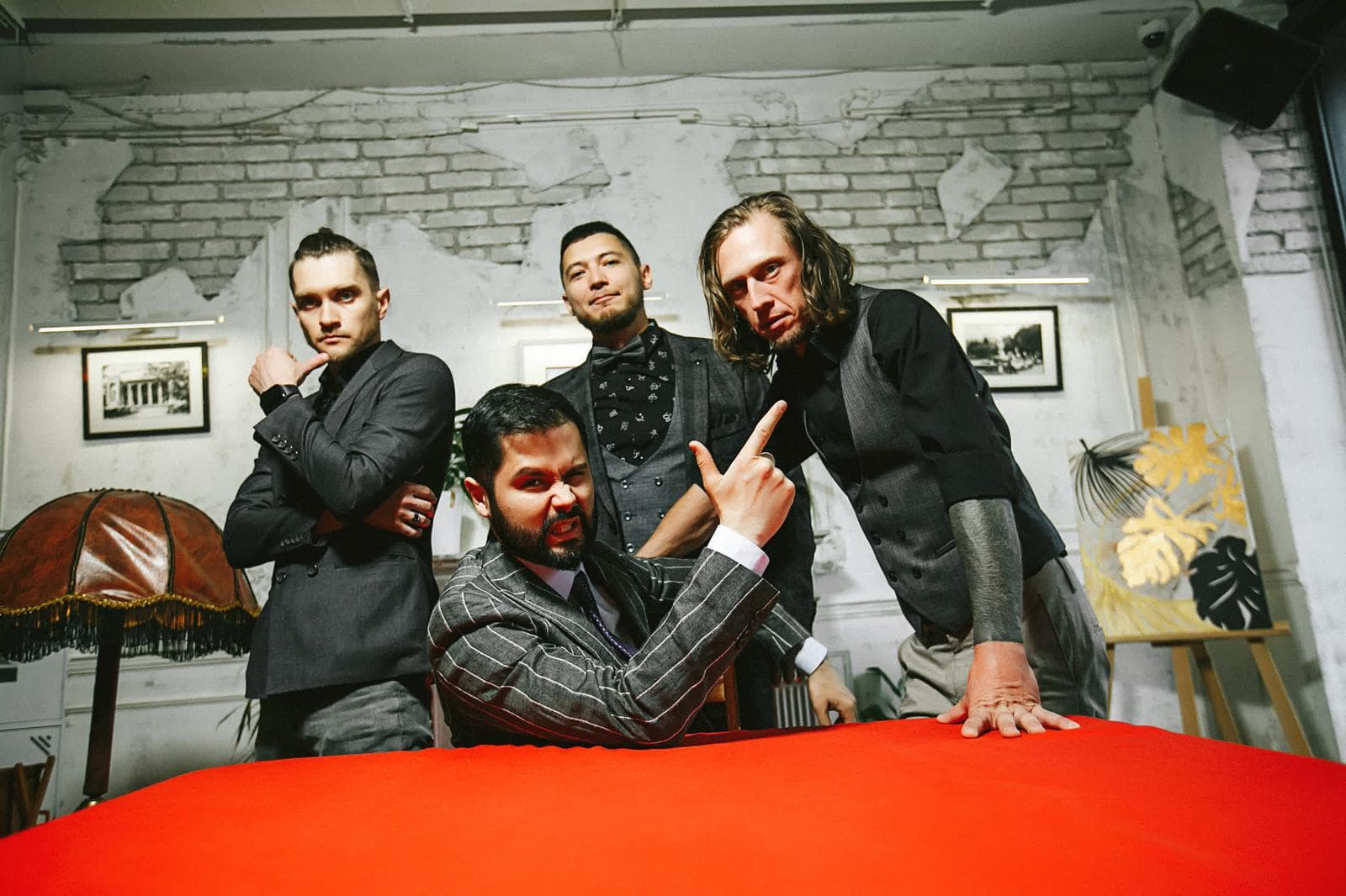 Grunge Hotel quartet thumbnail 10