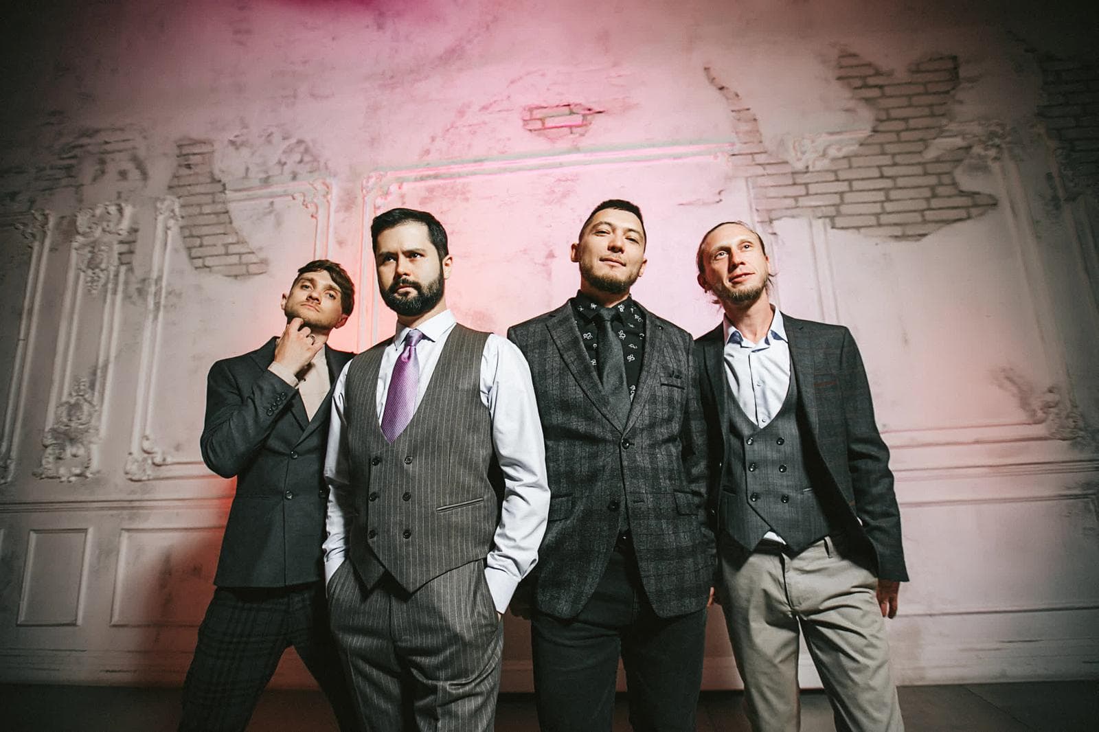 Grunge Hotel quartet thumbnail 3
