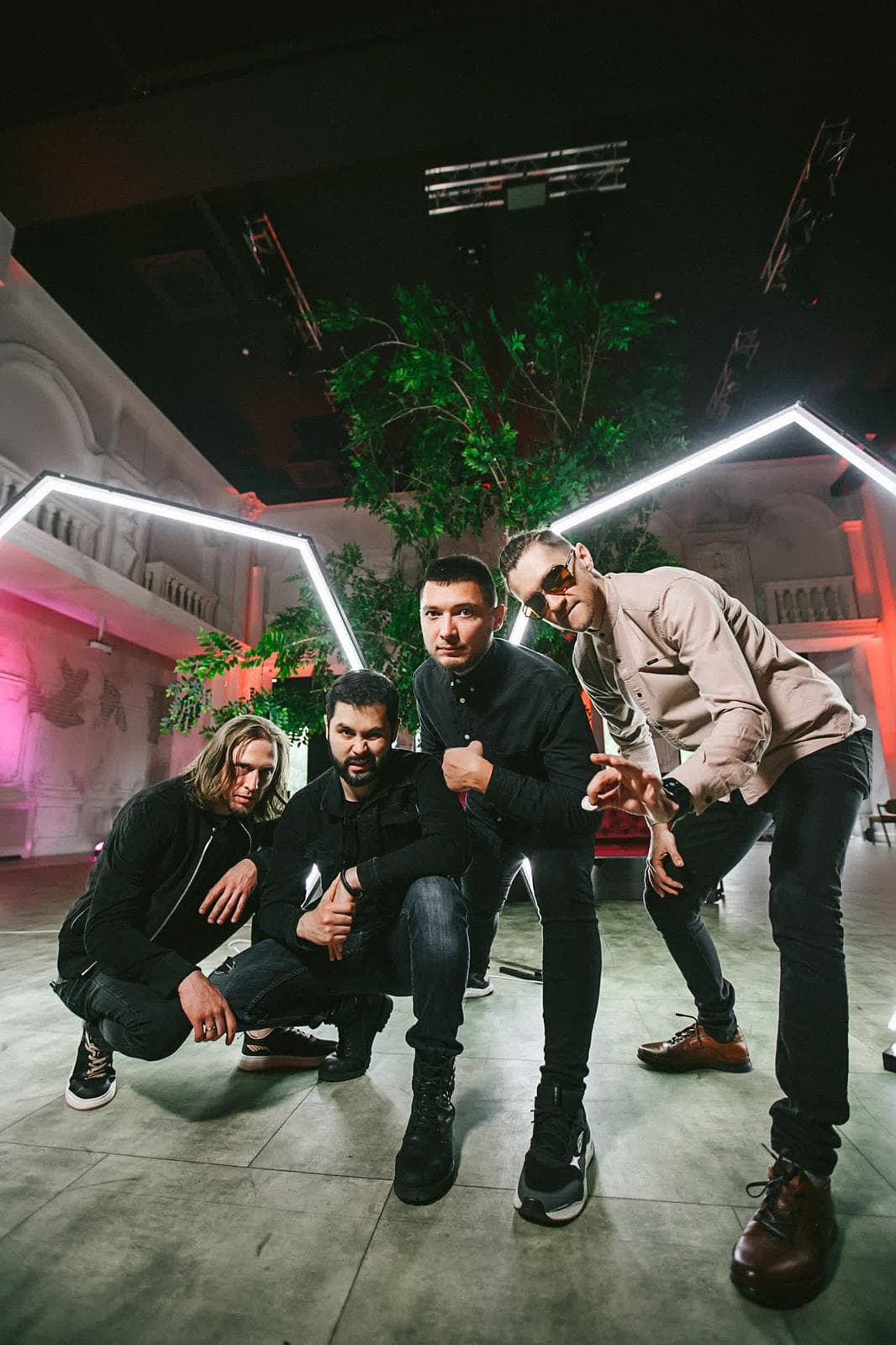 Grunge Hotel quartet thumbnail 8